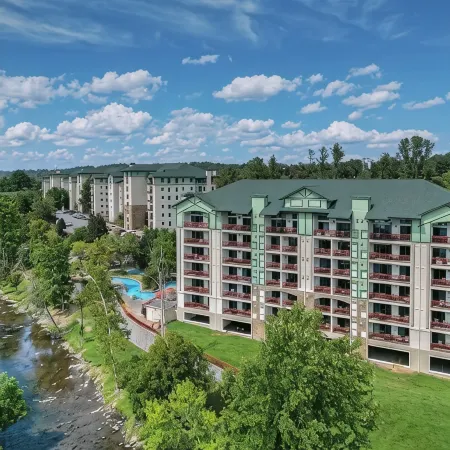 Exquisite RiverStone Resort&Spa Lazy River,24 HR Pool by Dollywood &Parkway