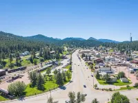 Mountain Peaks Inn, ELKHORN MOUNTAIN SUITE, Downtown Hill City Hotels in Hill City