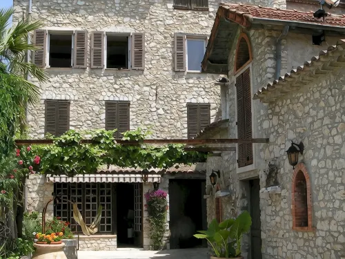 Maison Carles Bnb - Bed and Breakfasts