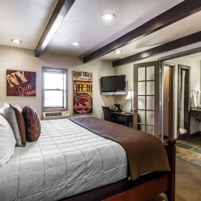 Rodeway Inn & Suites Williams Downtowner-Rte 66 Hotels near Williams / Exit 167 / Circle Pines KOA Holiday