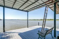Lakeshore Lodge in peaceful Granbury