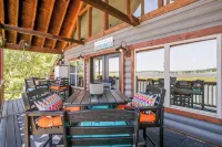 Lakeshore Lodge in peaceful Granbury