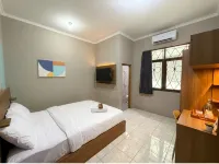 Cove Hermitage Residence Hotel dekat (pusat perbelanjaan) Paris van Java