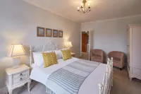 Host & Stay | Austen House - Villas