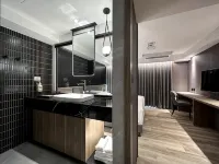 Autumn Willow Hotel Hotels near Chonglun Park
