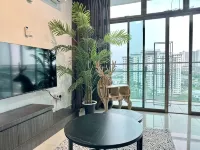 LakeView Suite @ Palazio Austin | Studio - Pools
