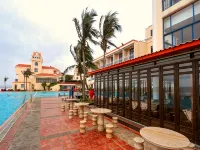 Noble Yacht Club - Infinity Pools