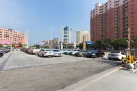 International Center Hotel - parking