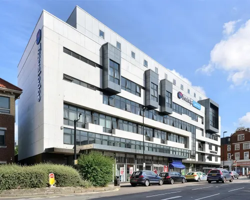 TRAVELODGE LONDON FINCHLEY Hotels near Highgate