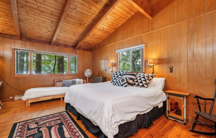Private Cabin Island Escape Boat Required Pets Retreat Lakefront Sleeps 10