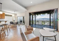 Full House with Amazing Views and HotTub