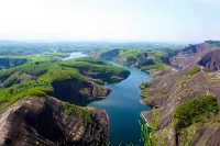 Dongjiang Lake Small Bridge Bay Farmhouse - ที่มีสระว่ายน้ำ