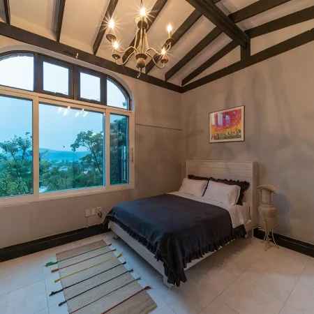 Yangyang Little Forest Pension (Breakfast, Spa)