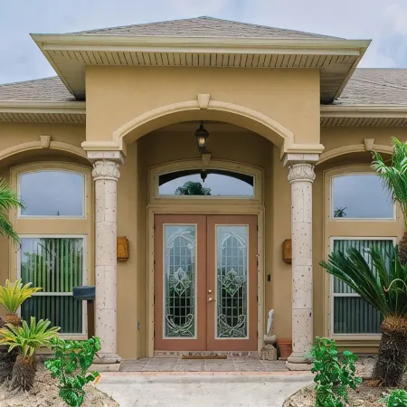 Spacious 5-bedroom house on Golf Course near South Padre Island