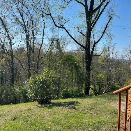 Charming 3-bedroom house with WiFi, AC in Pineville Kentucky