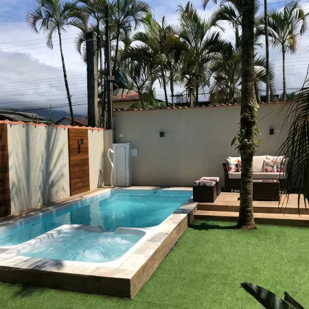 Casa de Praia com Piscina Aquecida, ar Condicionado, Cervejeira e Bilhar!!!