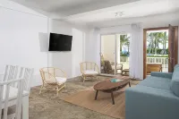 KITE BEACH HOTEL Two Story  2 /2 Oceanfront Apt with large Oceanfront Terrace - 3-stjärniga