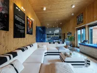 Amazing 3 bedroom villa with outdoor pool next to Budapest Hotéis em Godolloi
