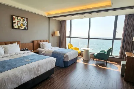 โรงแรมโซแลร์
