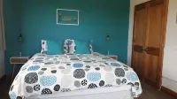 Hill Top Retreat  homestay - With  270 degrees stunning Views ! - 3-Star