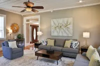 The Grand Colonial Manor on East 11th - 3 Kings!
