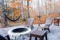 Blvck Cabin 1  w/ Wood  HotTub  Near Bushkill Falls