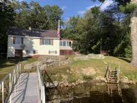 Peaceful Waterfront Toddy Pond Retreat