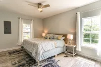 Sassy Seas 2Br Cottage Near Ocean Springs: Gulf Views, w/Balcony & Fire Pit - 4-Sterne