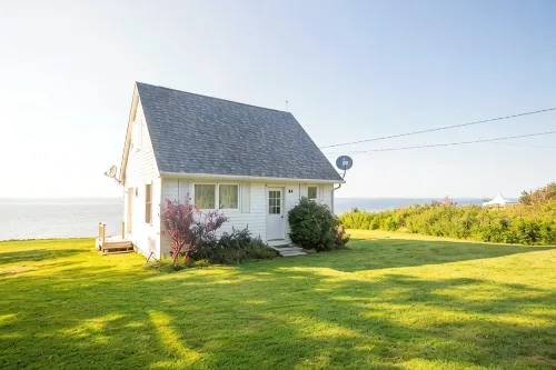 Fundy Sunset Cottage, Oceanfront Tranquility!! - Wifi