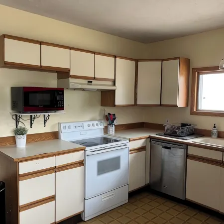 Charming 3-bedroom house with WiFi, AC in awesome Gardiner near Yellowstone.