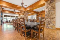 Browns Canyon Lodge - with an Indoor Hot Tub and Game Room- - Lodges