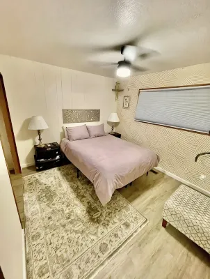 For the discerning guest. Cabin at Lilac Terrace 🌲⛷️with summer TH Lake Access. - 2-Star