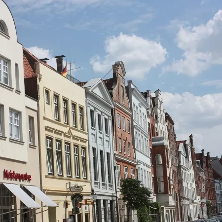 Likedeeler at the city harbor, duplex apartment in the old town