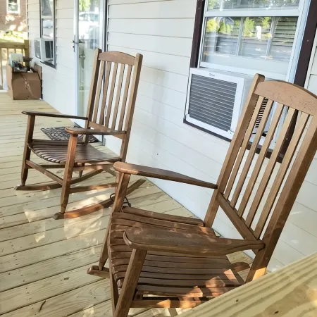 Tiny House - 6 miles from Averett University and 5.4 miles from Caesars Virginia