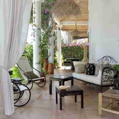 Swimming pool villa in secure residence with dream beach! 150 m from shops Others