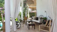 Swimming pool villa in secure residence with dream beach! 150 m from shops
