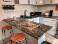 Remodeled Apartment-electric generator-8 min to beach - Wi-Fi