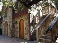 Mankas Barrel Room Cottage located in the hidden gem of Suisun Valley, CA - 3-Star