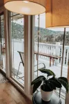 Charming Retreat with Stunning Lake Views. - 3-Star