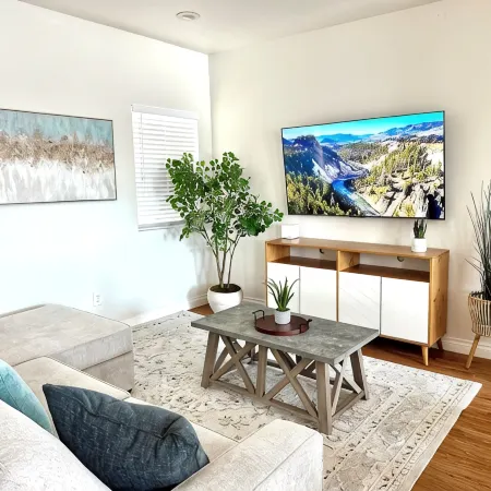 Disneyland Getaway Tri-level Gated Townhome