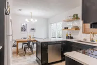 New! Spacious Home, Close to Downtown!