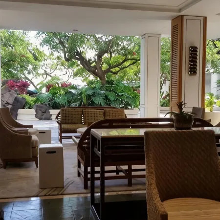Discount Huge 1240sq.ft Oceanfront Corner Unit Panoramic Wrap-Around Views