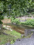 Creekside Retreat, 3 bedroom, Large parking, Picnic area. Across from Trail 14 - 3-Star