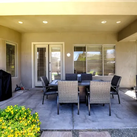 Beautiful 3 bedroom home in a private community in Estrella Mountain Ranch