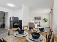 5 minutes from DTW! Hotels in Taylor