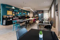 Up Hotel - Breakfast
