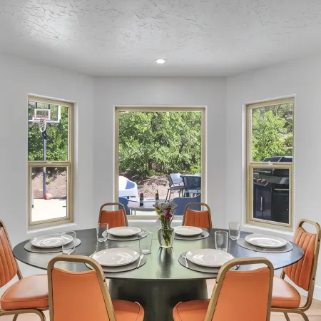Zion Luxe Family Escape: HotTub, Games, Sleeps 14
