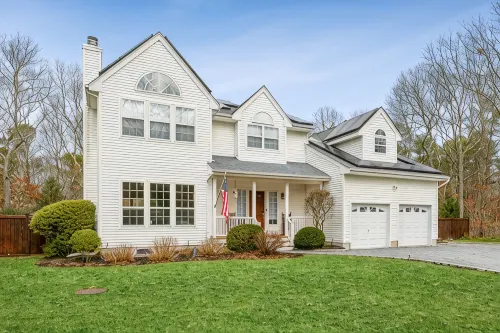 New Deck!  Private 1 Acre Family Friendly Home - Heated Pool, Home Office & Gym - 5 tähden
