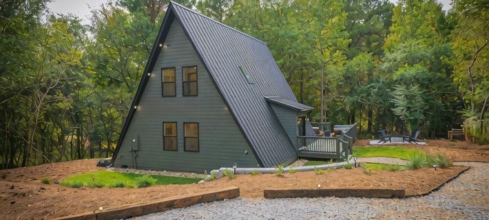 A-Frame Modern Minimalist Dream: 3-bed, 2bath; Hot Tub & Cold Plunge Hotels in Hall County