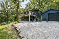 LAKEVIEW- Newly updated, minutes to marina - 3-Star
